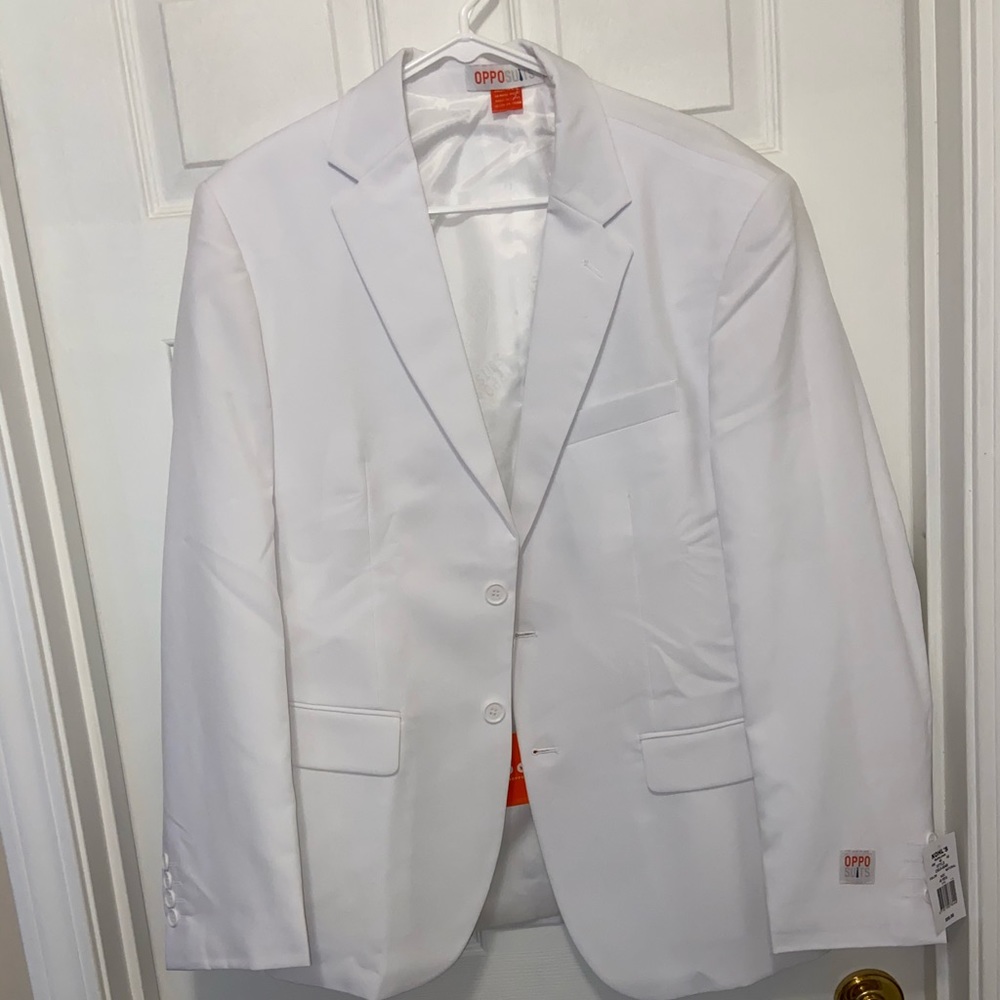 All-white men’s suit